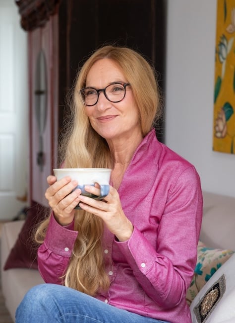 Die Wunderin mit einer Tasse – ICH BIN Podcast für Selbstwert und innere Stärke